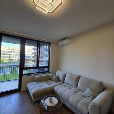 Alquiler de un elegante apartamento de 2 habitaciones, 55 m², BW Quartet Residence, Belgrado, Serbia